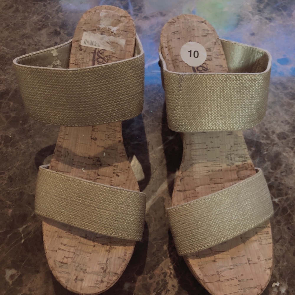 Lucky Brand Gold Wedges